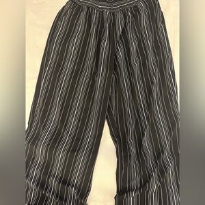 BloomChic Black and White Wide Leg Pants Size 14/16